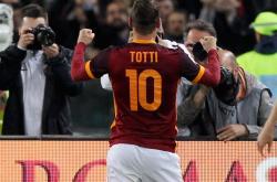 英雄联盟总决赛直播-包含托蒂神勇，罗马客场战胜切沃的词条