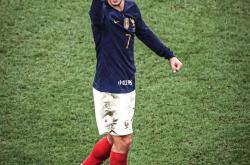 -英格兰队力克法国队，奥恰洛夫高光表现的简单介绍