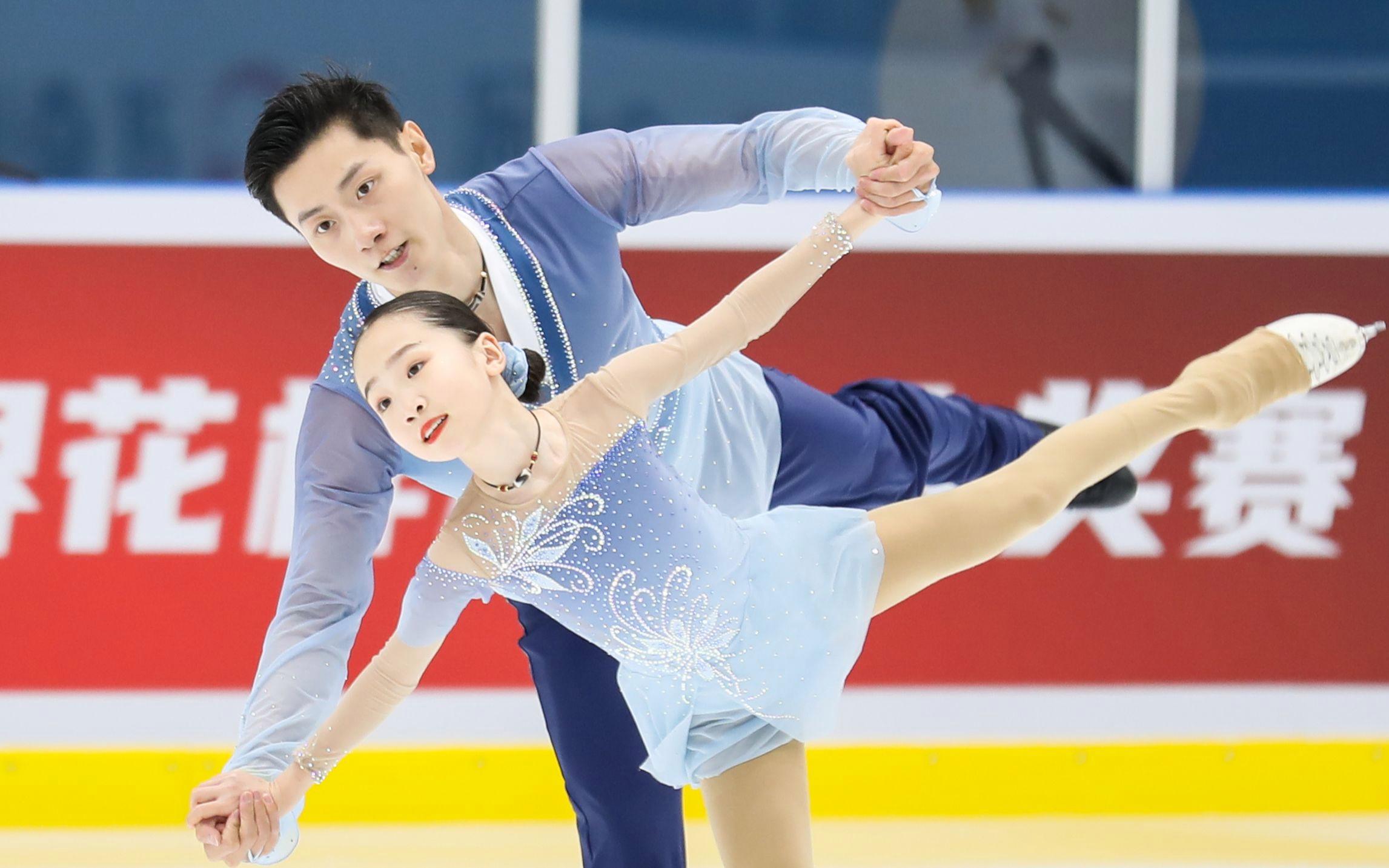 包含双人滑冰选手冰上飞舞夺得冠军的词条