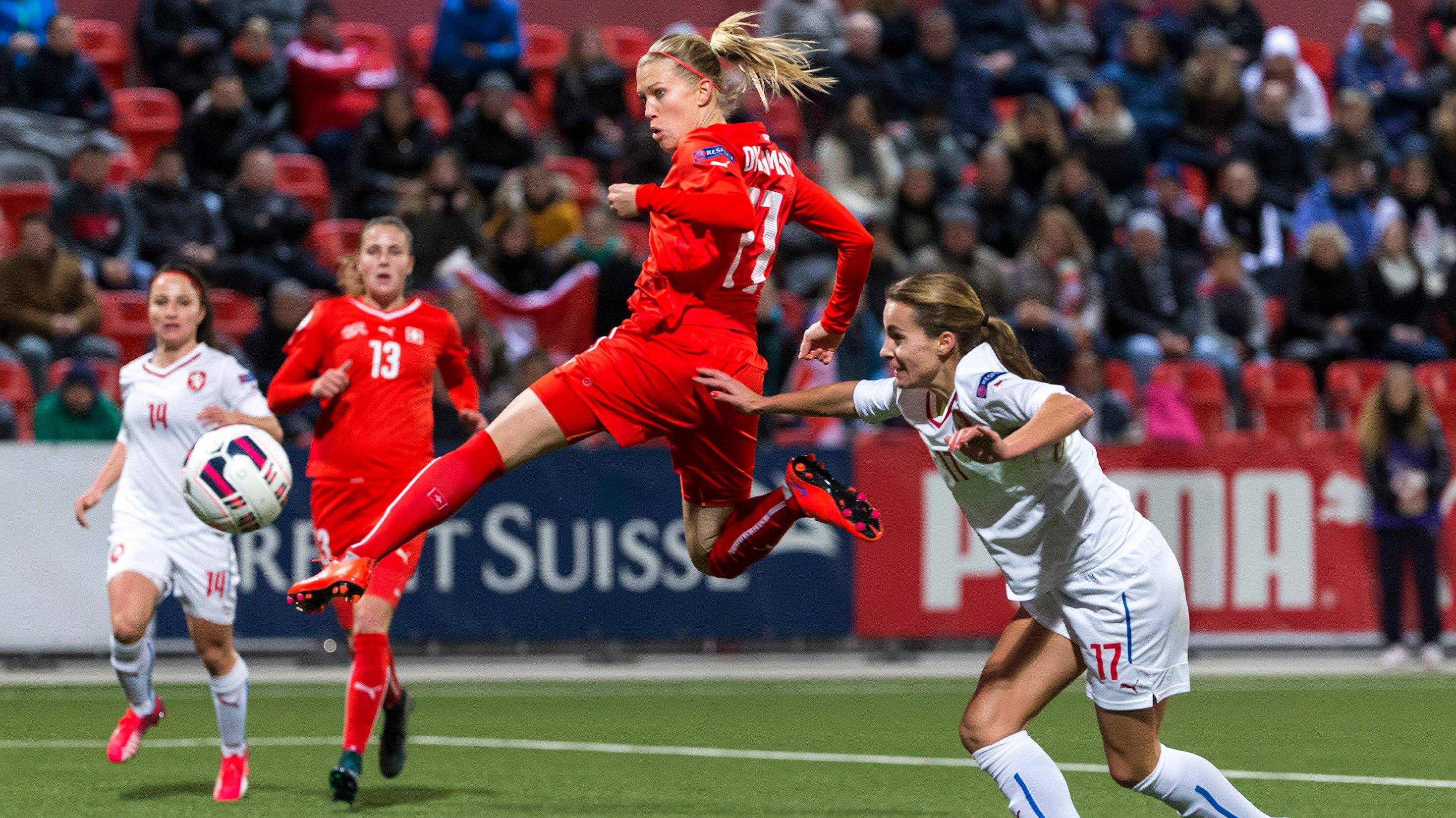 瑞典女足比赛中,挪威队获得胜利 瑞典女足比赛中,挪威队获得胜利