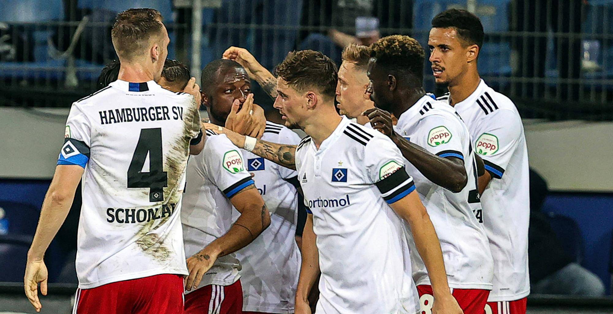 包含门兴格拉德巴赫队员联手取胜的词条