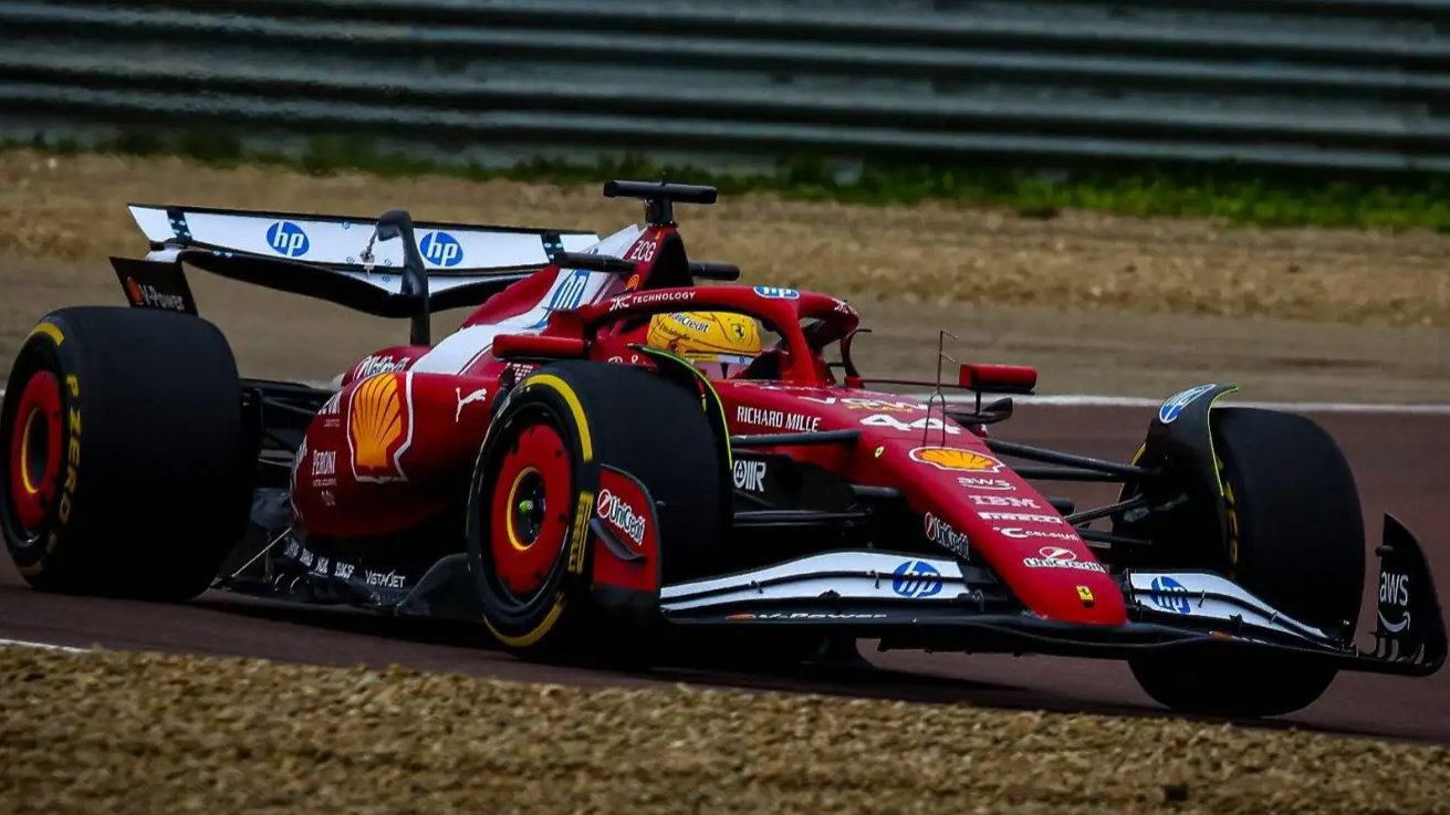 梅赛德斯力克雷诺车队，塞恩斯惊艳四座