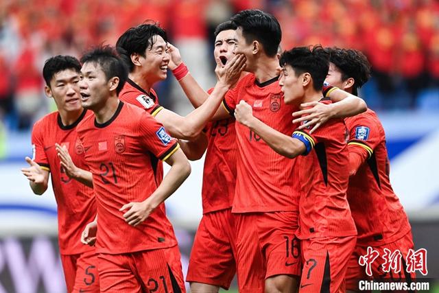 中国队绝杀韩国队，梁靖崑扛起全队