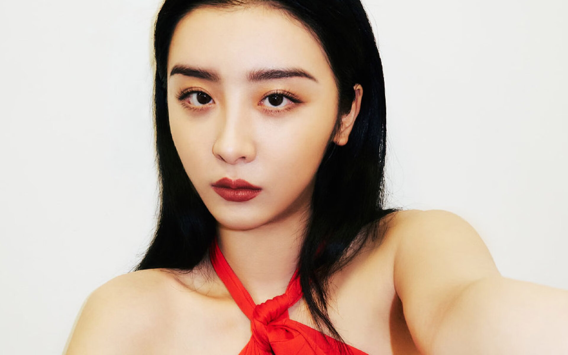 西决王座前,他抽出钢刀,德罗赞的窒息式表演