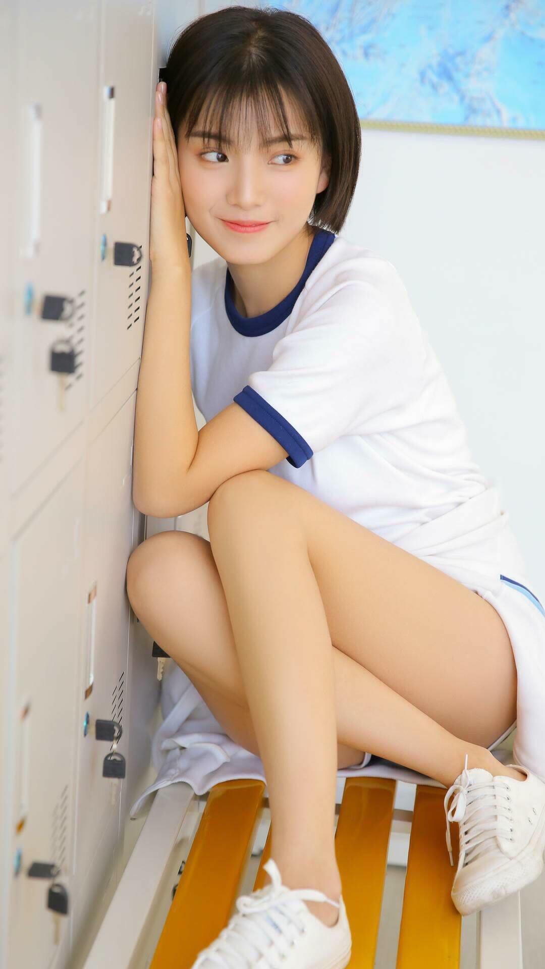 蓝黑风暴席卷斯坦福桥，孔德爆发引领国际米兰连续得分压制切尔西