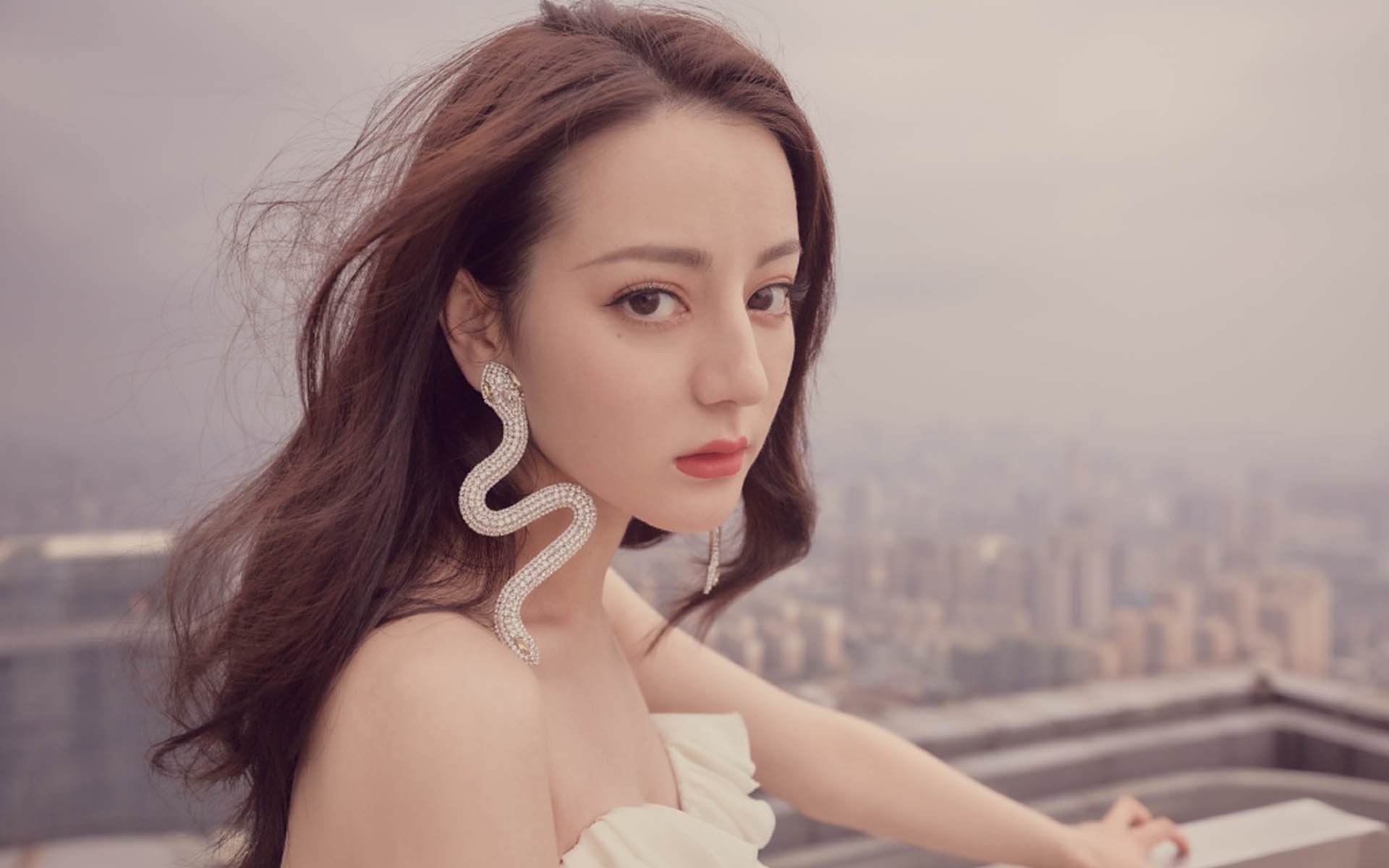 宿敌的黄昏与黎明，2026世界杯E组强强对话，智利横扫阿根廷，梅西独木难支却闪耀全场